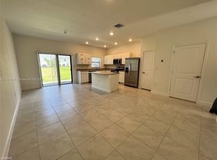 630 SW 12th St, Florida City, FL 33034