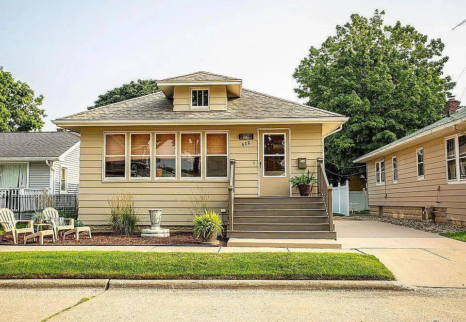 426 Howard Ave