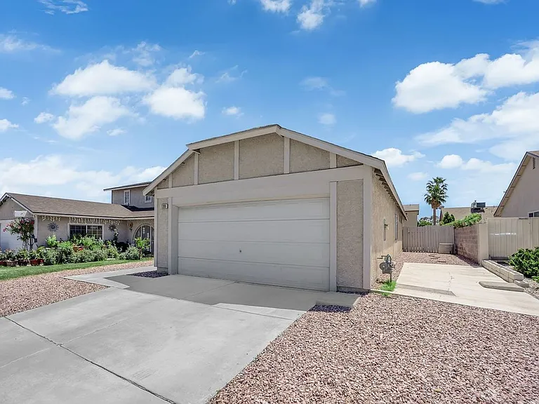 7209 Bronze Cir — Photo 1