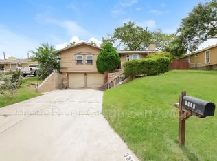 3310 Woodcliffe St, San Antonio, TX 78230