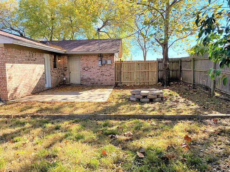 6059 Shadydale Ct — Photo 17