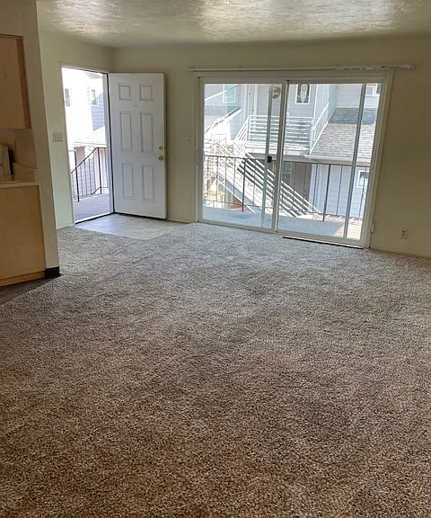1552 Ferry St #6 — Photo 5
