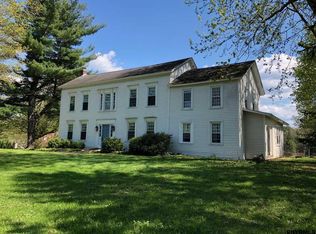 936 Hoosick Rd, Troy, NY 12180