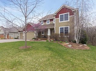2098 Valley Creek Ln, Shakopee, MN 55379