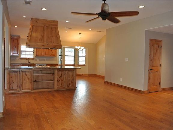 3rd image of 7 Maree Ct