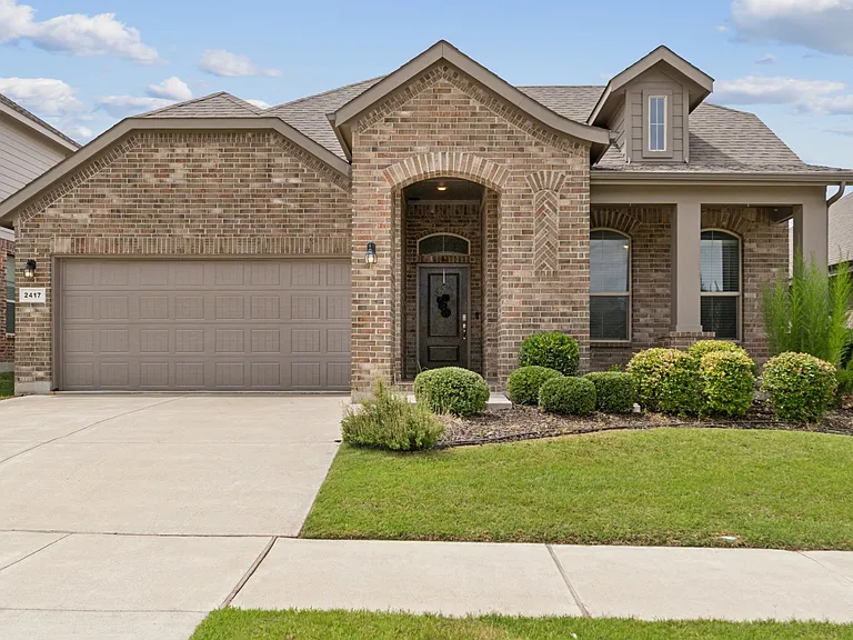 2417 Rooster Ln — Photo 1