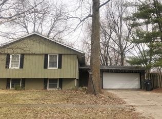 3216 Brentwood Dr, Champaign, IL 61821