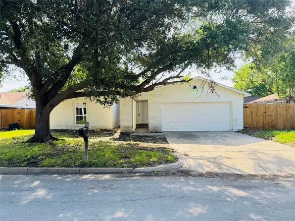 409 Bodart Ln, Fort Worth, TX 76108