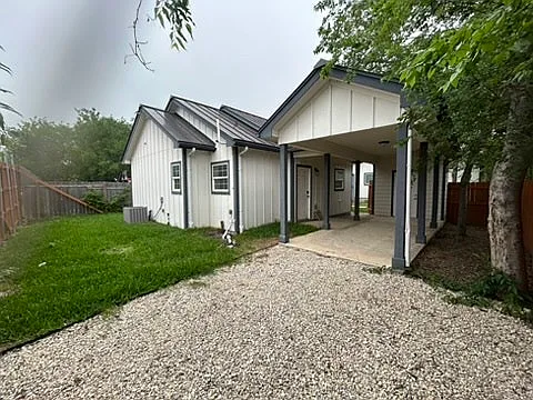 Building Photo - 1406 Kentucky Ave #2