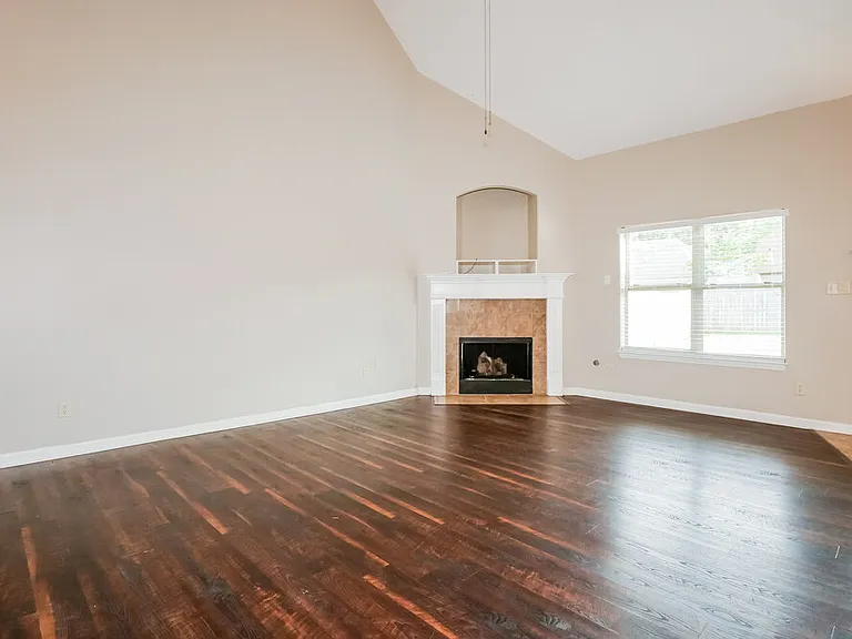 445 Green Willow Cv — Photo 5