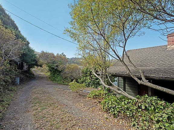 5th image of 29011 Willow Creek Road