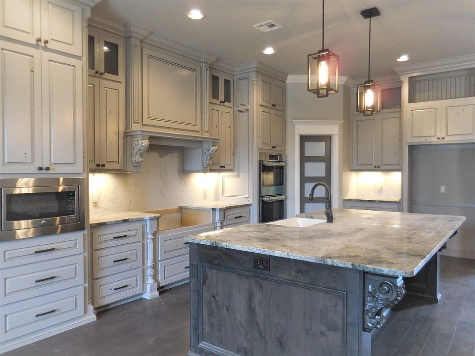 1st image of 817 E Cordella Ter