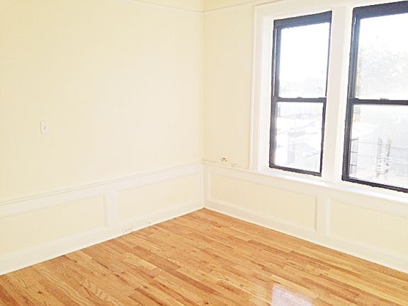 2nd image of 284 E 31st St APT 1C
