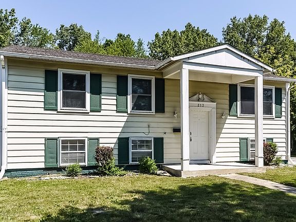 3rd image of 213 E Maple Dr