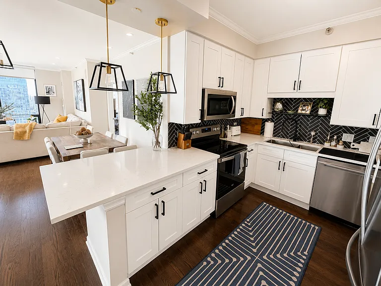 435 W Erie St #2108 — Photo 13