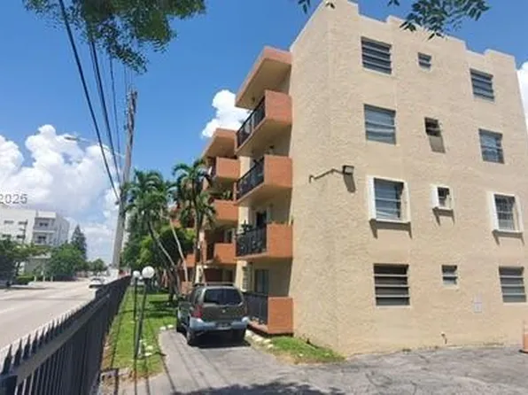 677 SW 9th Ave APT 405, Miami, FL 33130