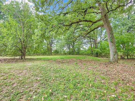 3rd image of 2415 County Road 3104