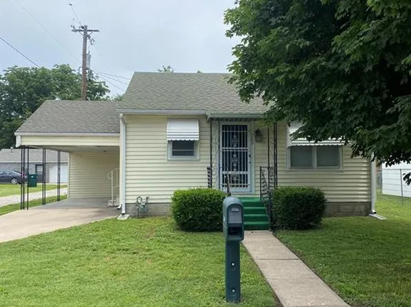 209 N 30th St, Parsons, KS 67357