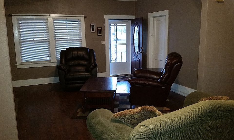2nd image of 206 N Palm St