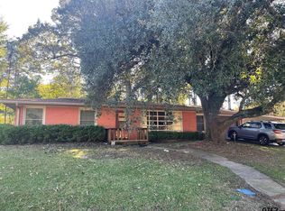 1103 Glenn St, Daingerfield, TX 75638