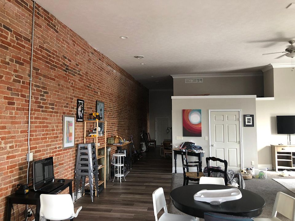 2nd image of 136 Main St #C