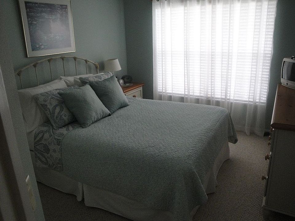 1st image of 2409 Tamarindo Dr