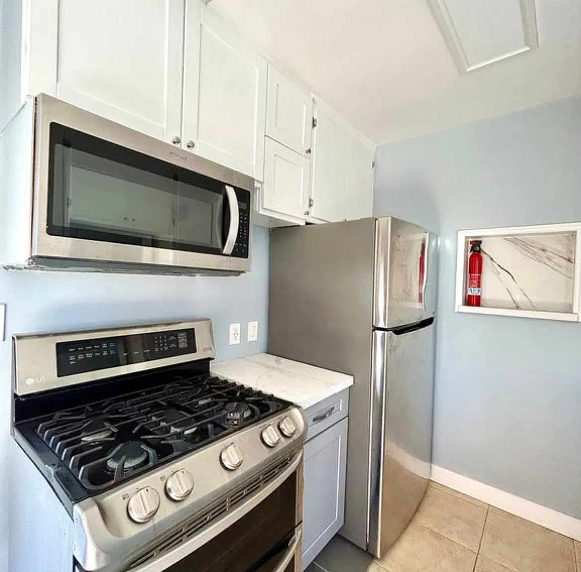 2 bed, 800 sqft, $2,575 — Photo 4