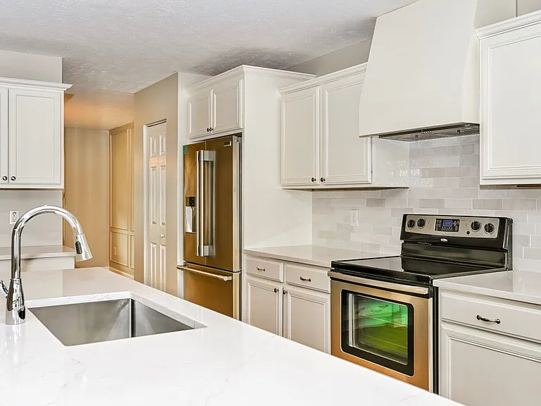 711 Elderberry Way — Photo 8