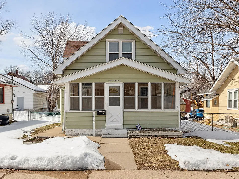 1119 Matilda St