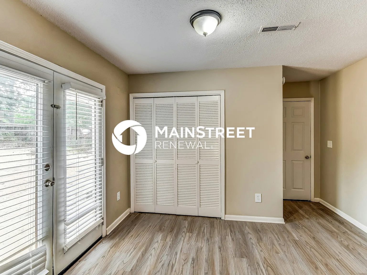 904 Pine Forest Circle — Photo 4
