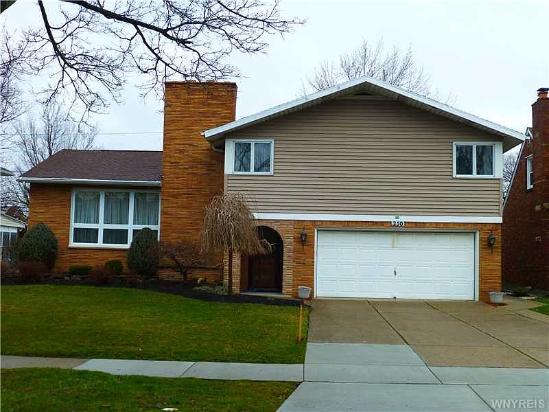 1st image of 250 Carpenter Ave