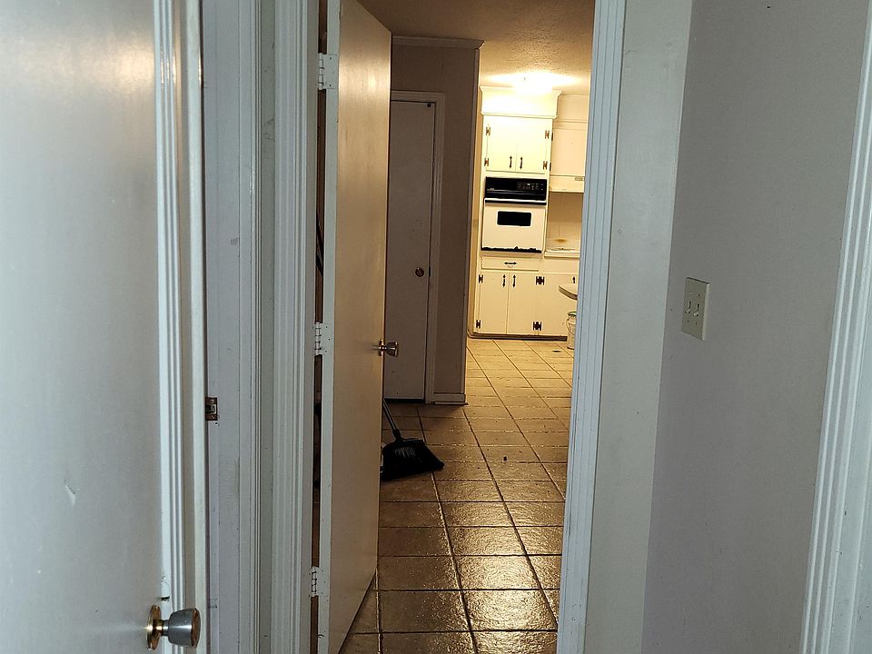 2nd image of 1381 Diane Dr