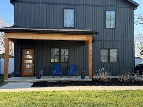 318 Edgell St, South Haven, MI 49090