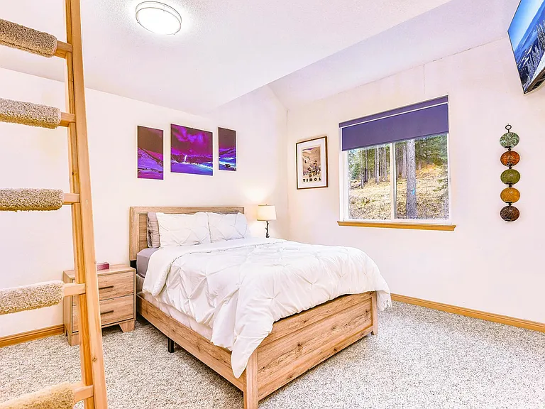 Guest suite 3 - all suites have smart TVs
