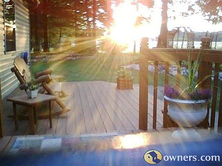 LARGE RELAXING BACK DECK