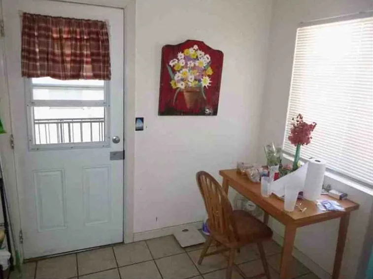 3676 Euclid Ave — Photo 15