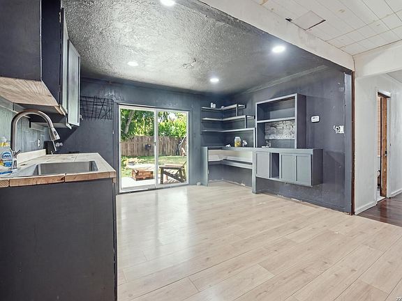 4th image of 7115 CYPRESS GROVE DR