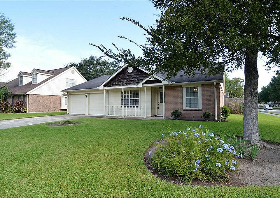 1st image of 422 Meadowpoint Dr