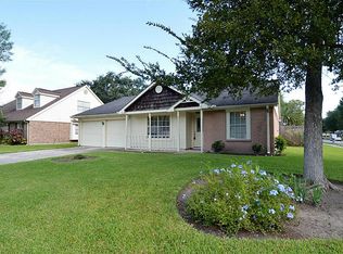 422 Meadowpoint Dr, League City, TX 77573