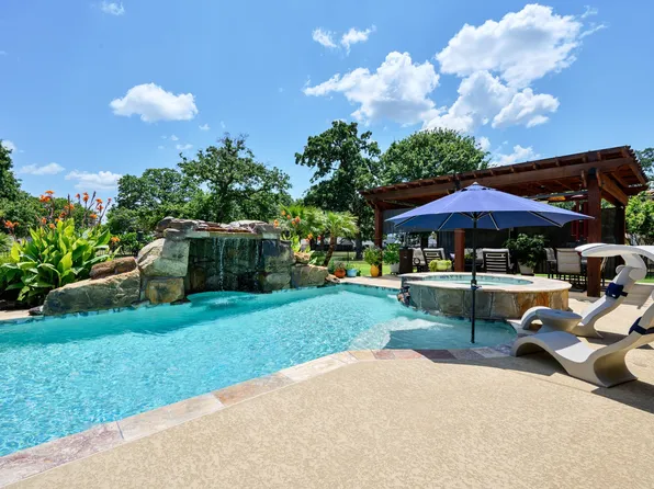 1104 Catalina Bay Blvd, Granbury, TX 76048