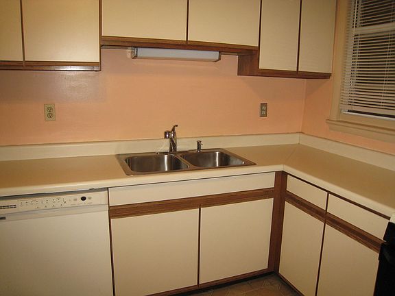 5th image of 4531 N Claremont Ave #2