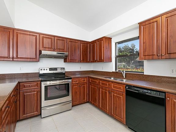 2nd image of 1728 SE 14th St