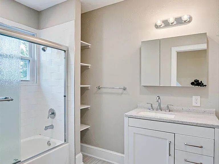 338 Buckelew Ave — Photo 15