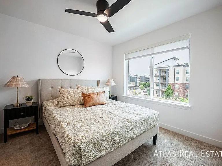 240 Osiander Street — Photo 37