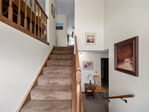 3rd image of 8165 Capricorn Dr