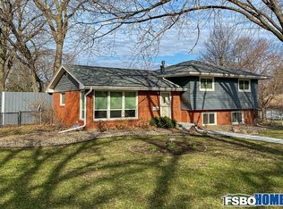 4054 42nd St, Des Moines, IA 50310