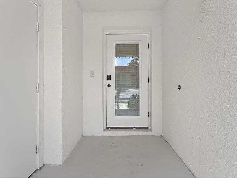 505 Brackenwood Pl — Photo 2