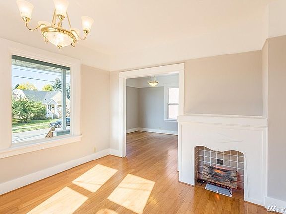 5th image of 7524 12th Ave NW