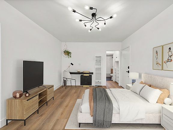 3rd image of 728 Cerritos Ave APT 4