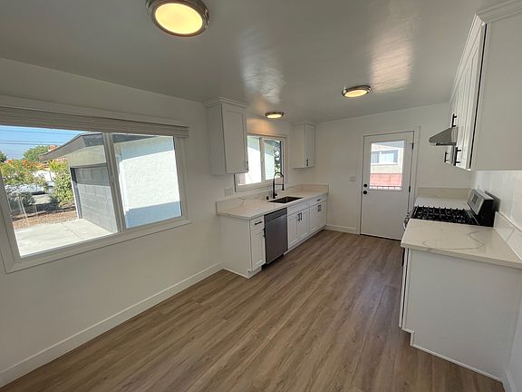 4th image of 394 Merced Pl